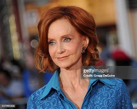 2,613 Swoosie Kurtz Photos & High Res Pictures